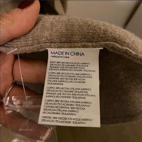 Club monaco - Picture 5 of 6